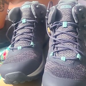 KEEN Women's Terradora 2 Waterproof Mid Height Hiking Boots size 9